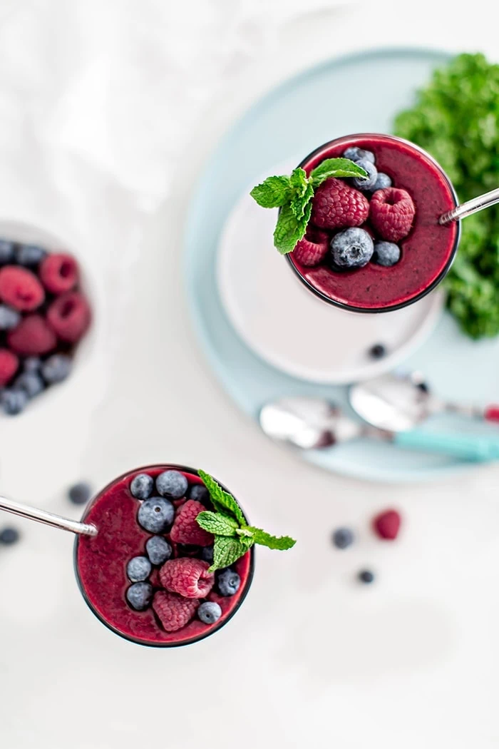 Healthy Kale & Frozen Berry Smoothie Recipe | Good Life Eats